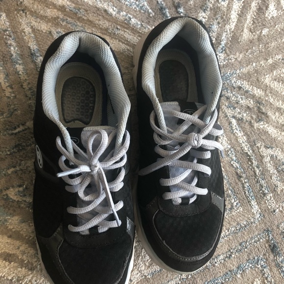 Sneakers - Picture 4 of 8